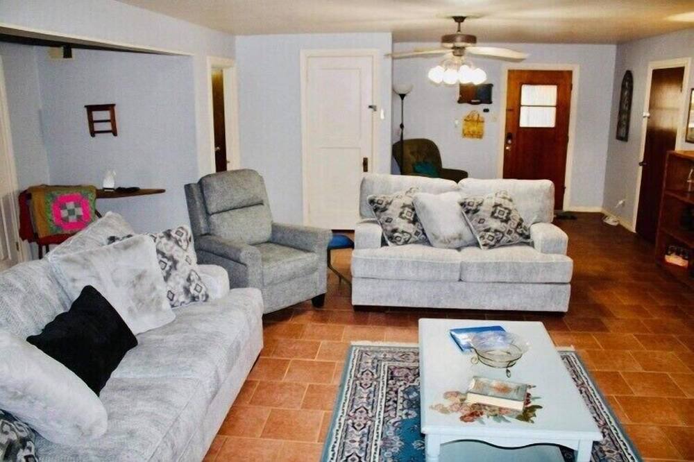 Photo of Bedroom in Avinger