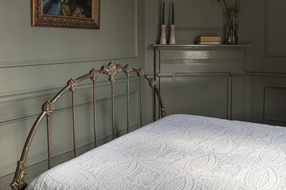Photo of Bedroom in Algiers Point