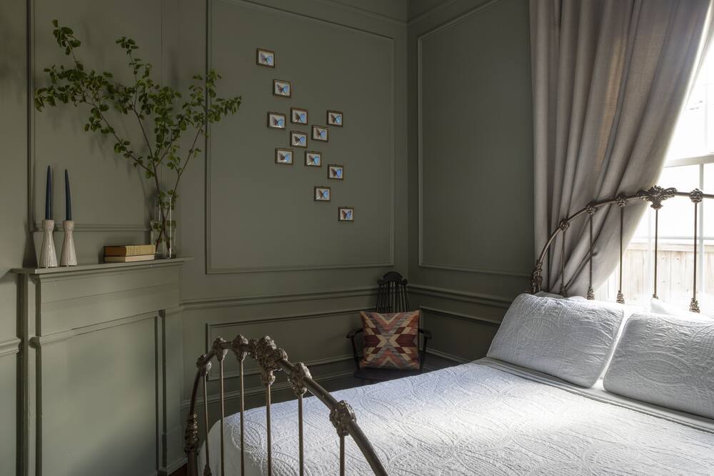 Photo of Bedroom in Algiers Point
