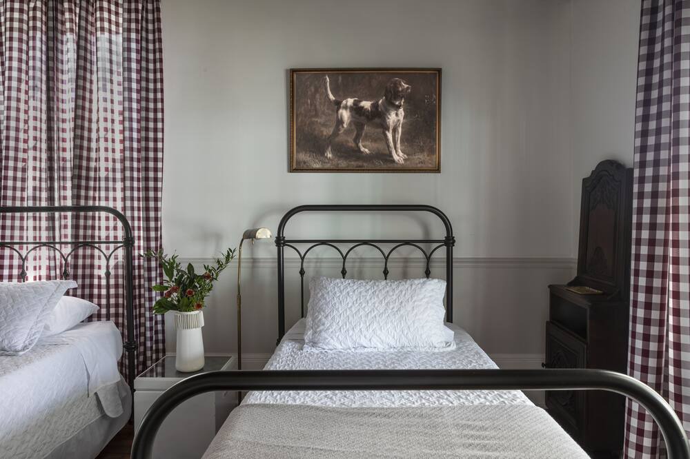 Photo of Bedroom in Algiers Point