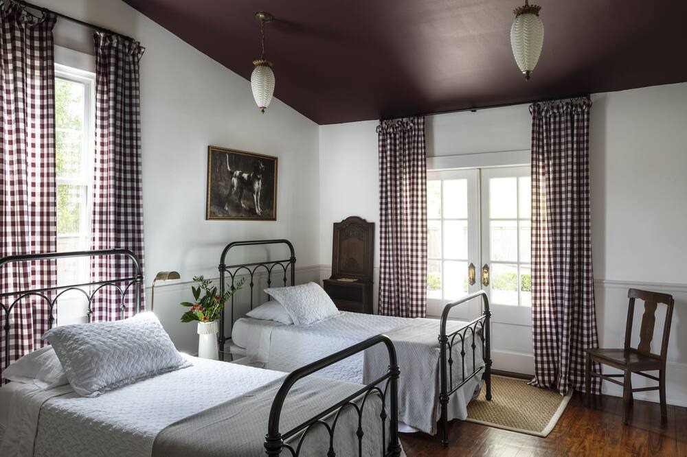 Photo of Bedroom in Algiers Point