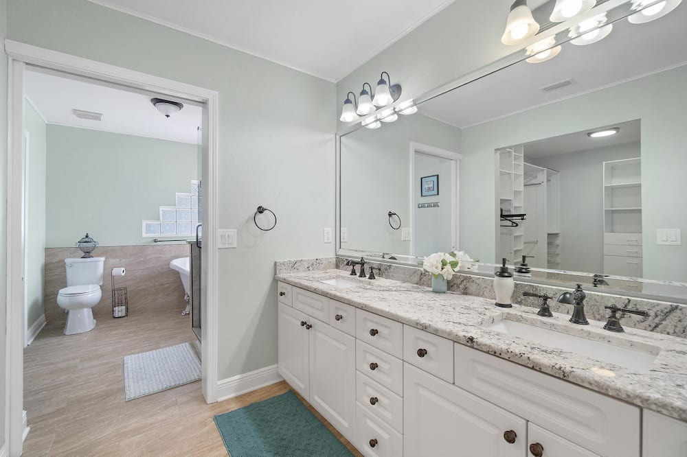 Photo of Bathroom in Harold