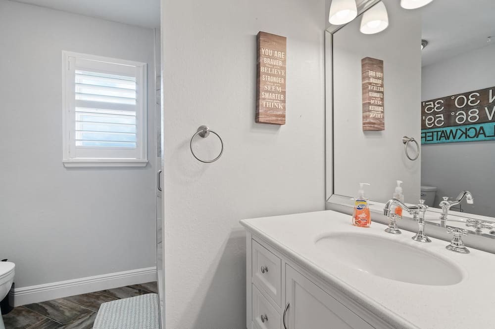 Photo of Bathroom in Harold