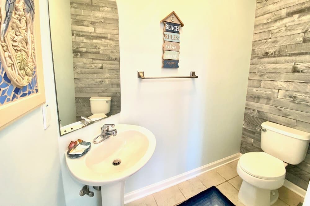 Photo of Bathroom in Treasure Beach Village