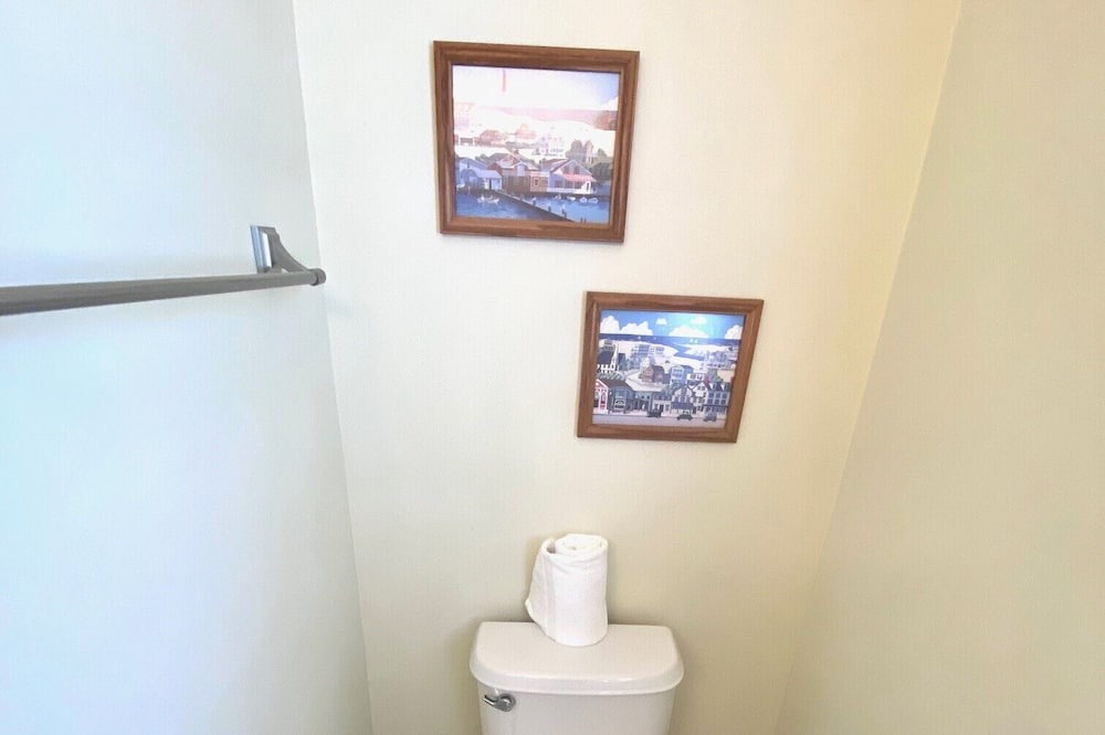 Photo of Bathroom in Treasure Beach Village