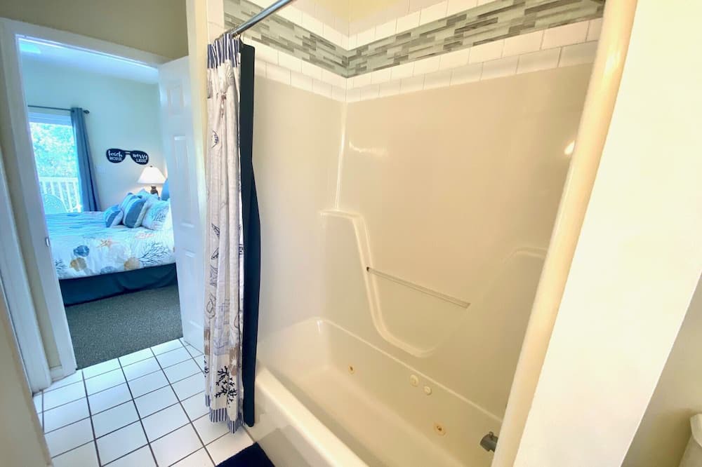 Photo of Bathroom in Treasure Beach Village