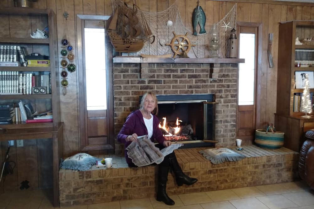 Photo of Livingroom in Homer