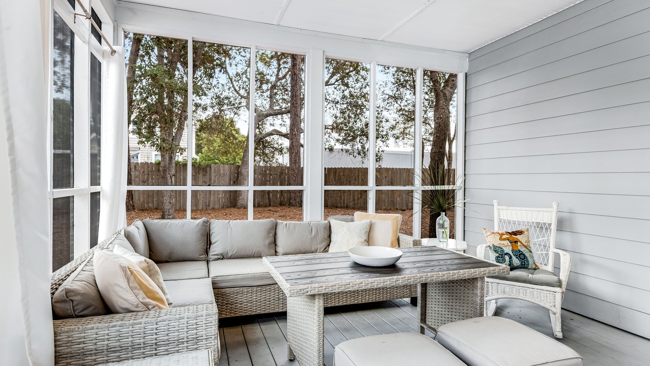 Photo of Outdoor in White's Gulfview