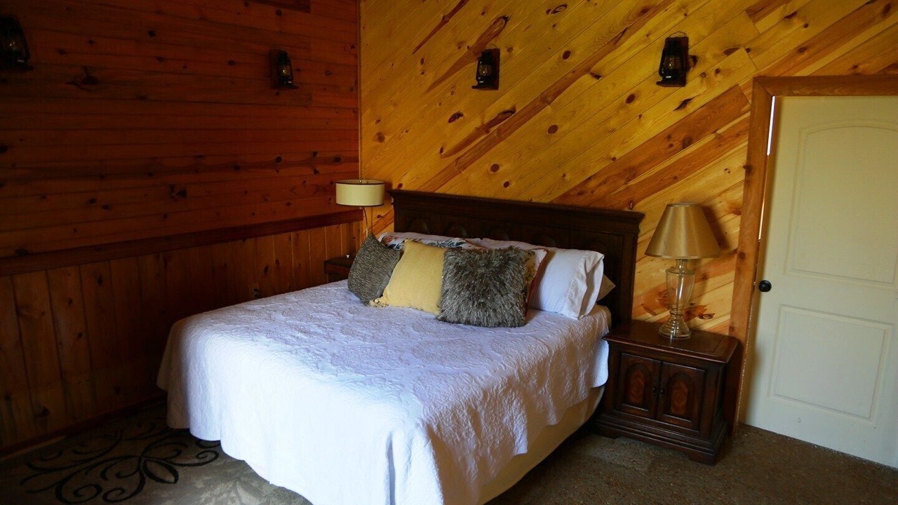 Photo of Bedroom in Quinlan