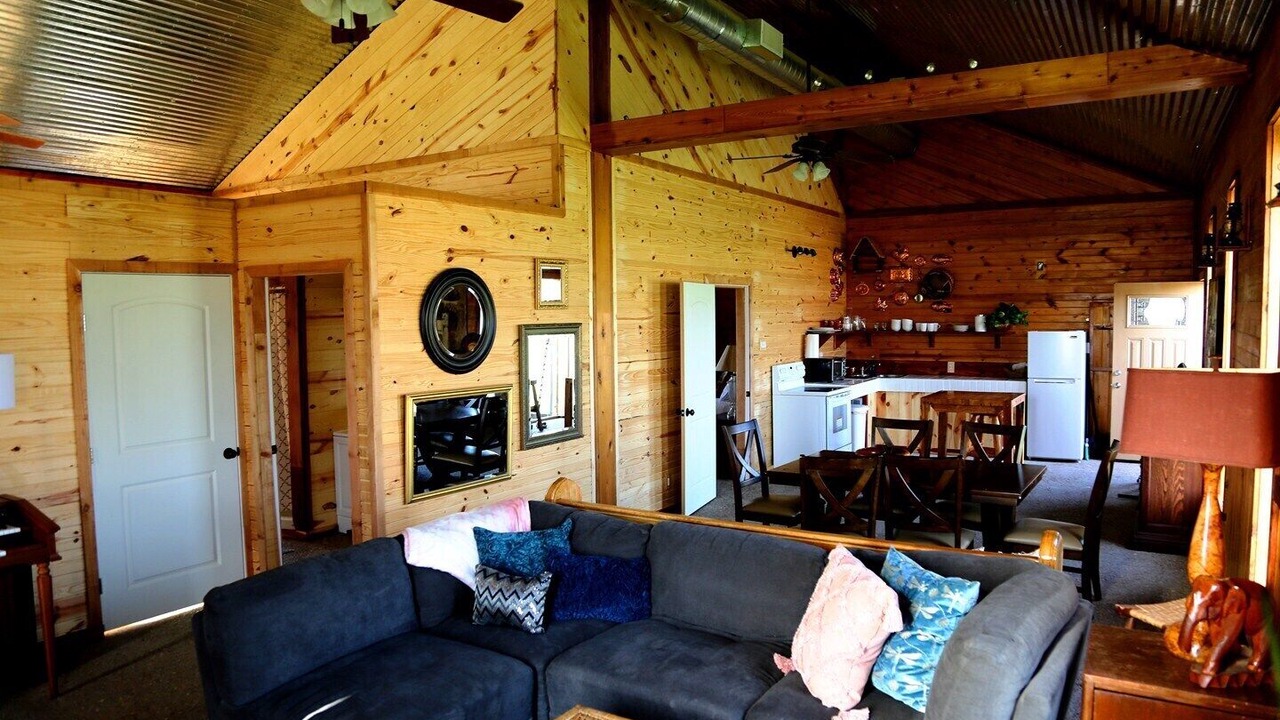 Photo of Livingroom in Quinlan