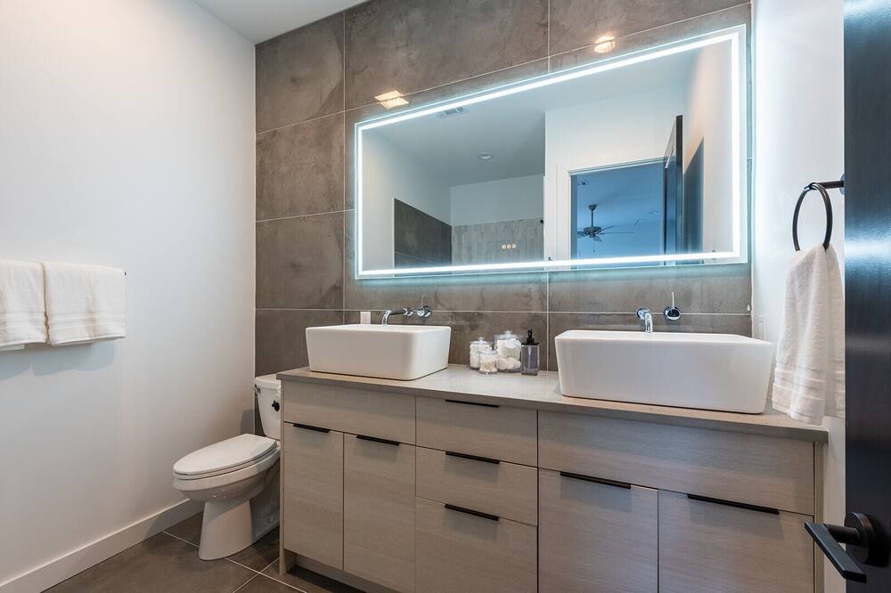 Photo of Bathroom in Mid-City