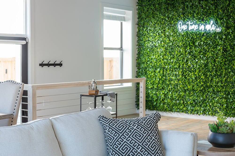Photo of Livingroom in Mid-City