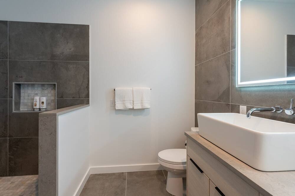 Photo of Bathroom in Mid-City