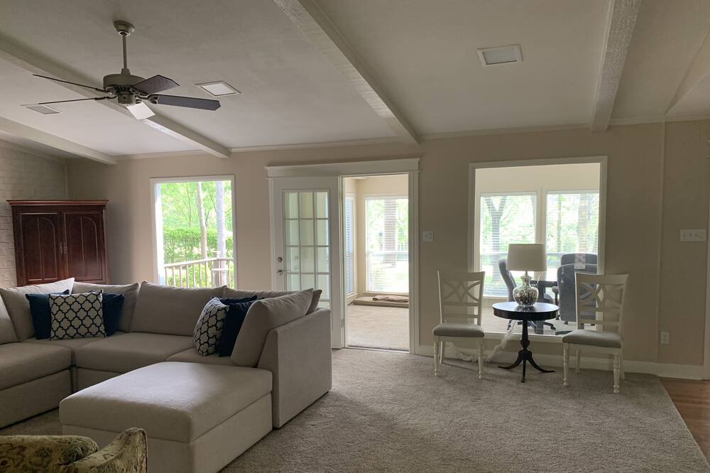 Photo of Livingroom in Holly Lake Ranch