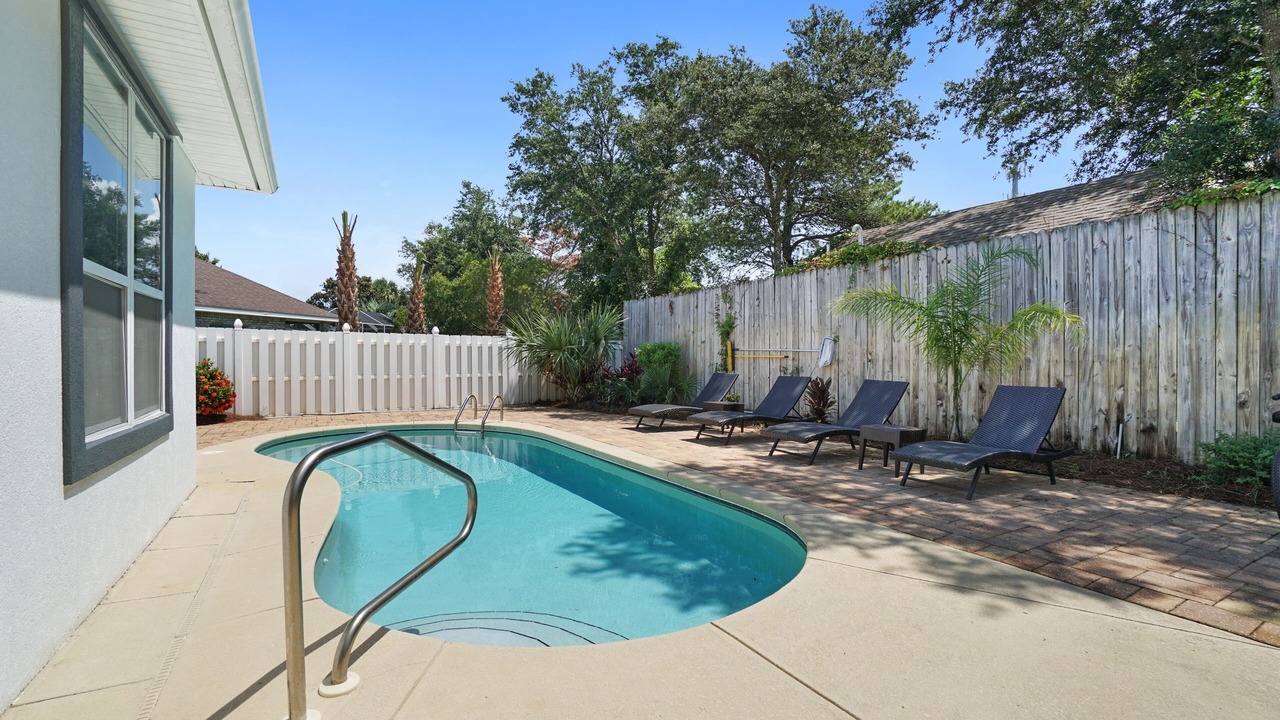 Photo of Outdoor in Avalon Beach Estates