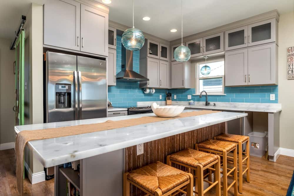 Photo of Kitchen in Royal Lagoons