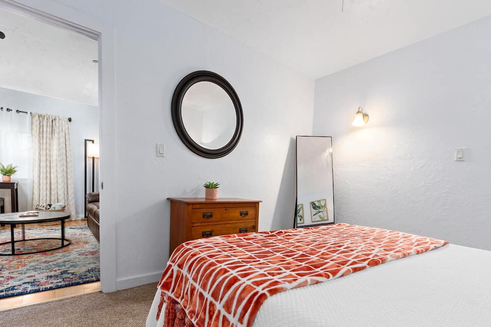 Photo of Bedroom in Orange