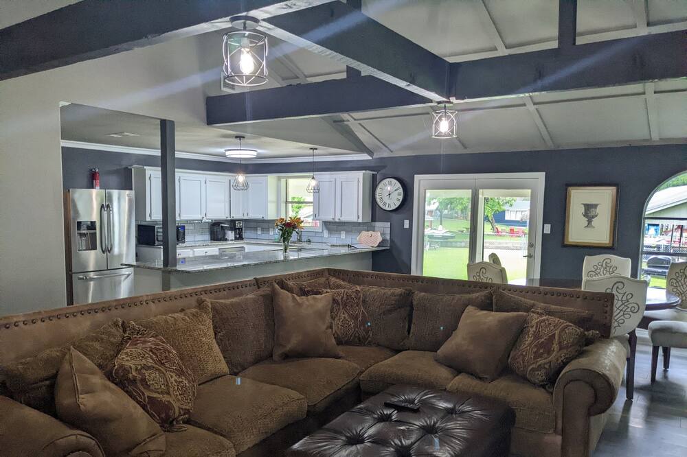 Photo of Livingroom in Tool