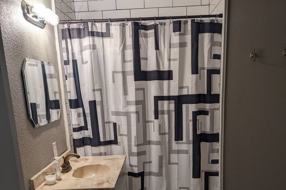 Photo of Bathroom in Tool