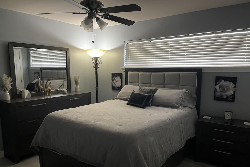Photo of Bedroom in Arabi