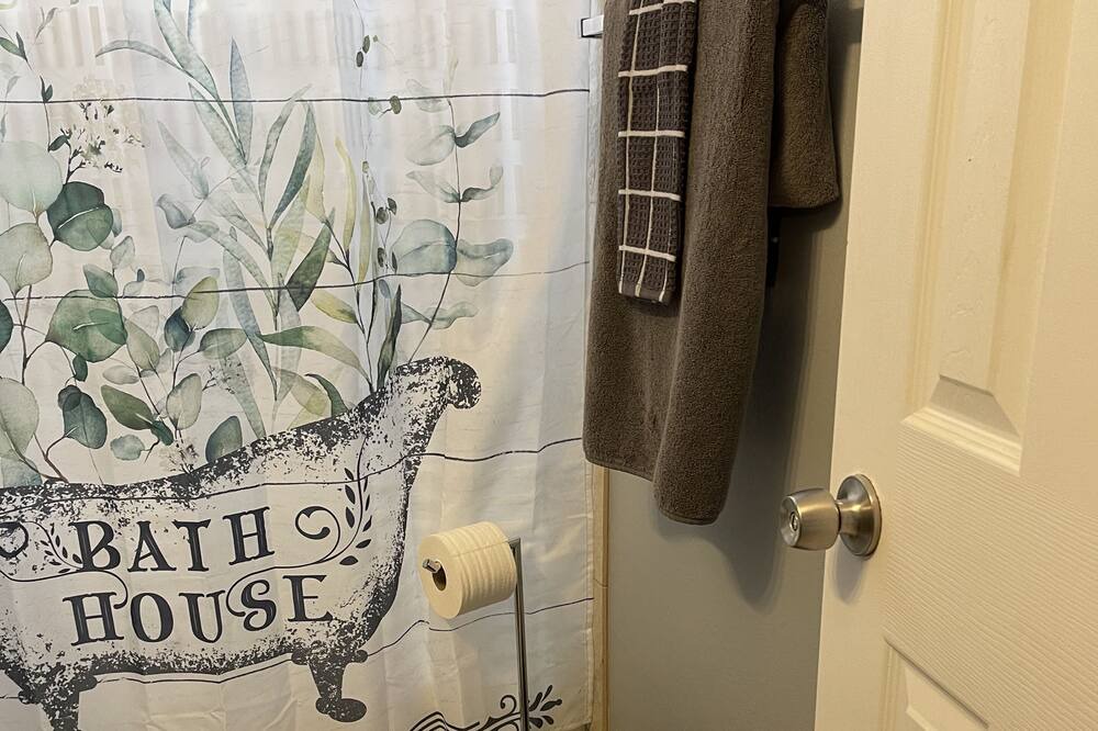Photo of Bathroom in Arabi