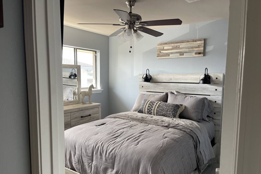 Photo of Bedroom in Arabi