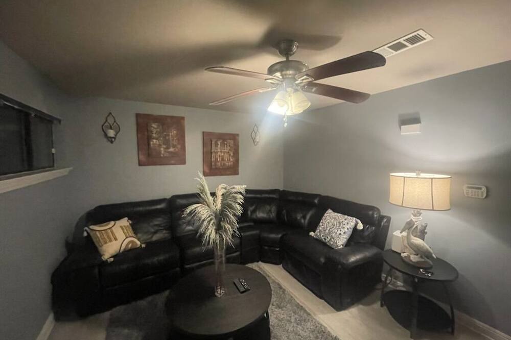 Photo of Livingroom in Arabi