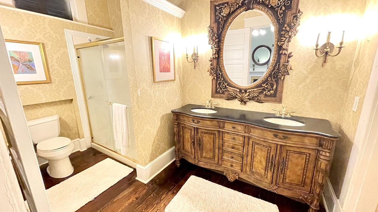 Photo of Others in Natchez