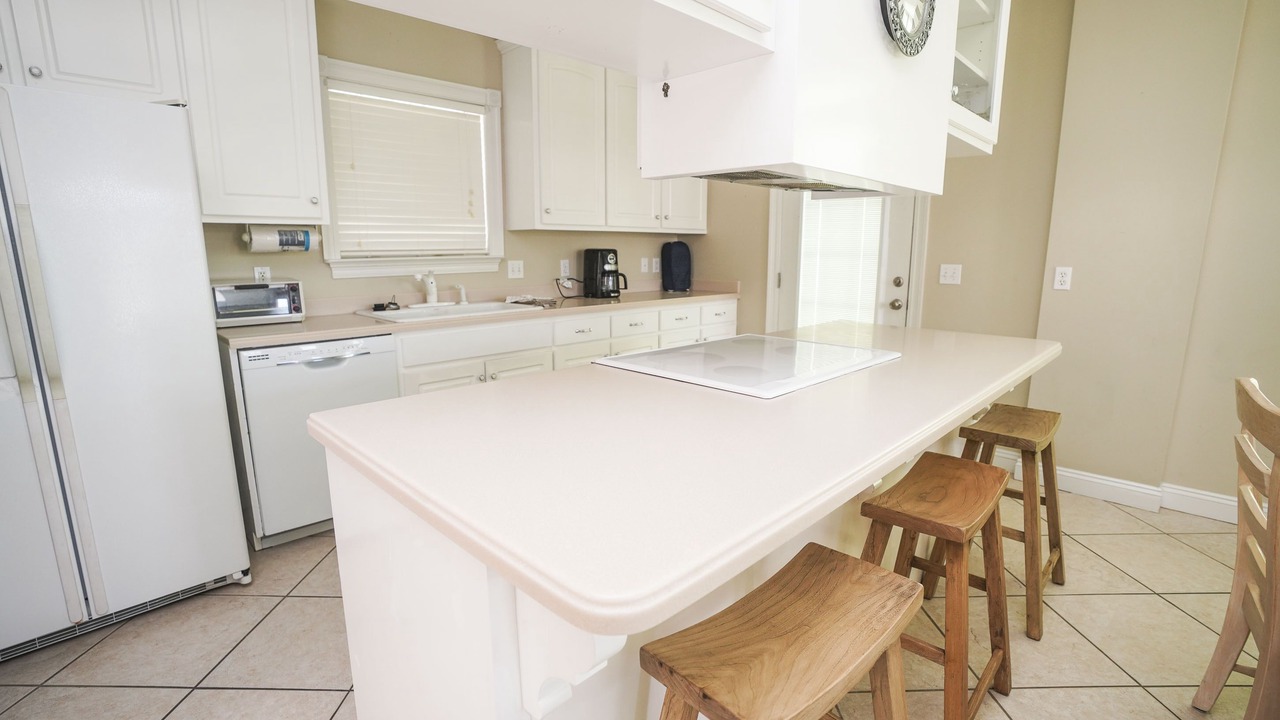 Photo of Kitchen in Lullwater Beach