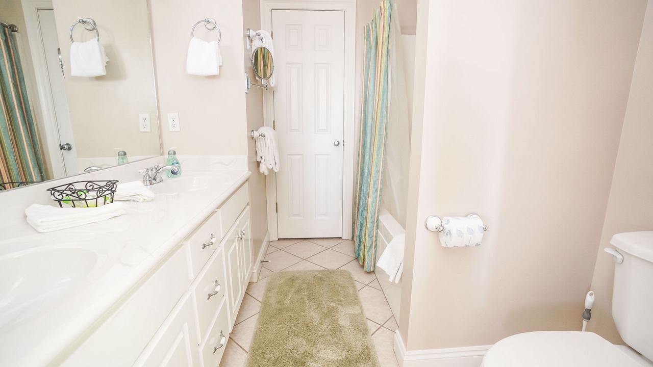 Photo of Bathroom in Lullwater Beach