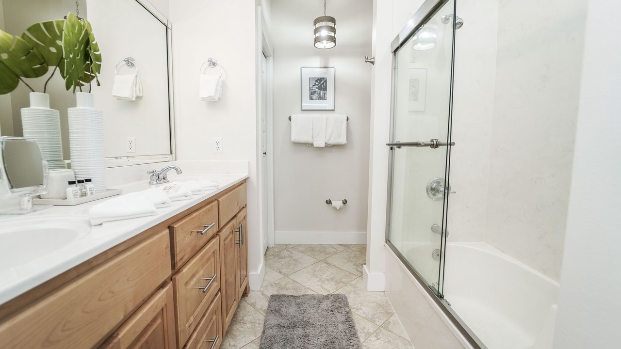 Photo of Bathroom in White's Gulfview