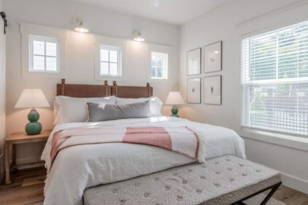 Photo of Bedroom in Guntersville