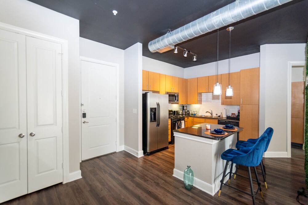 Photo of Kitchen in Greenway Plaza-Upper Kirby