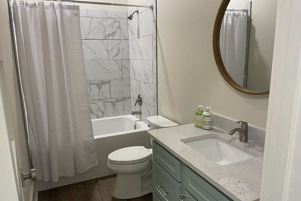 Photo of Bathroom in Hackberry