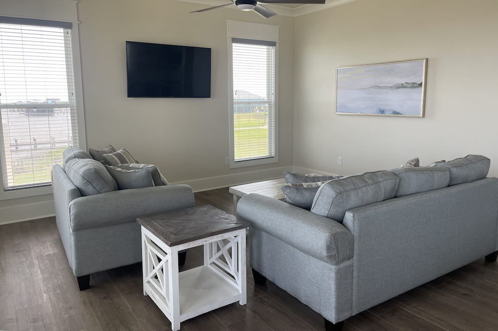 Photo of Livingroom in Hackberry