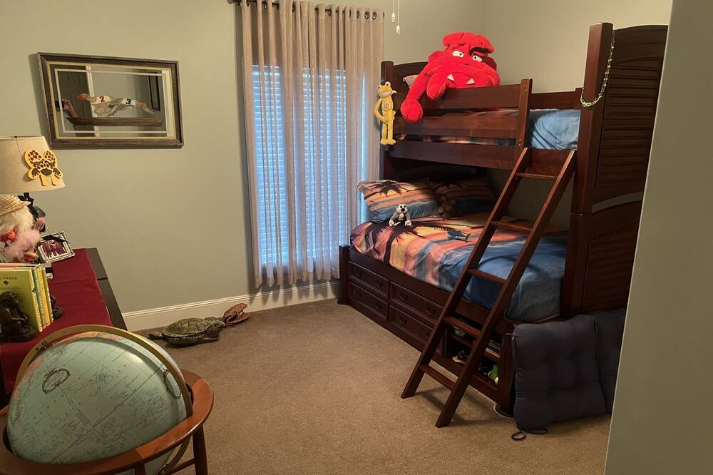 Photo of Bedroom in Magnolia Bluffs