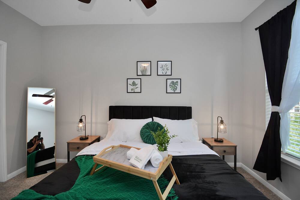 Photo of Bedroom in Braeswood Place