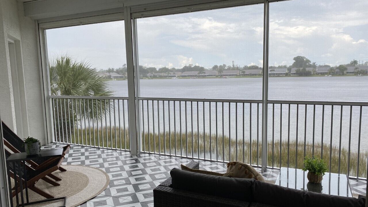 Photo of Outdoor in Crown Pointe