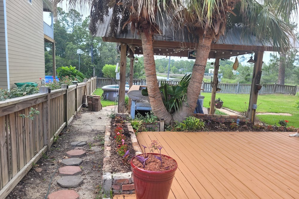 Photo of Outdoor in Gulf Park Estates