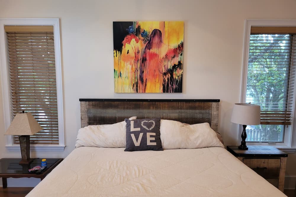 Photo of Bedroom in Gulf Park Estates