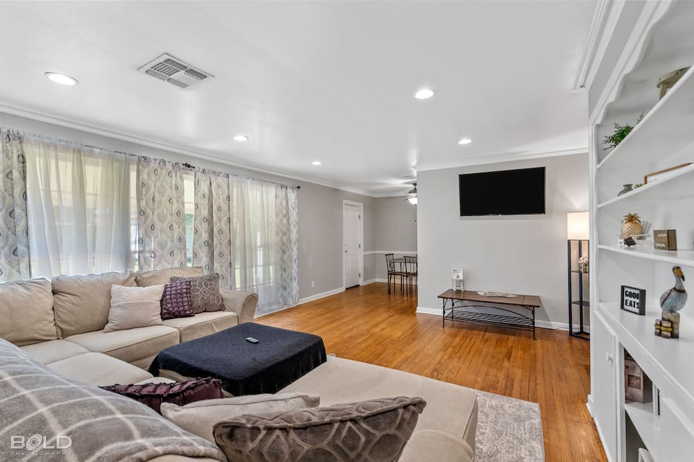Photo of Livingroom in Broadmoor