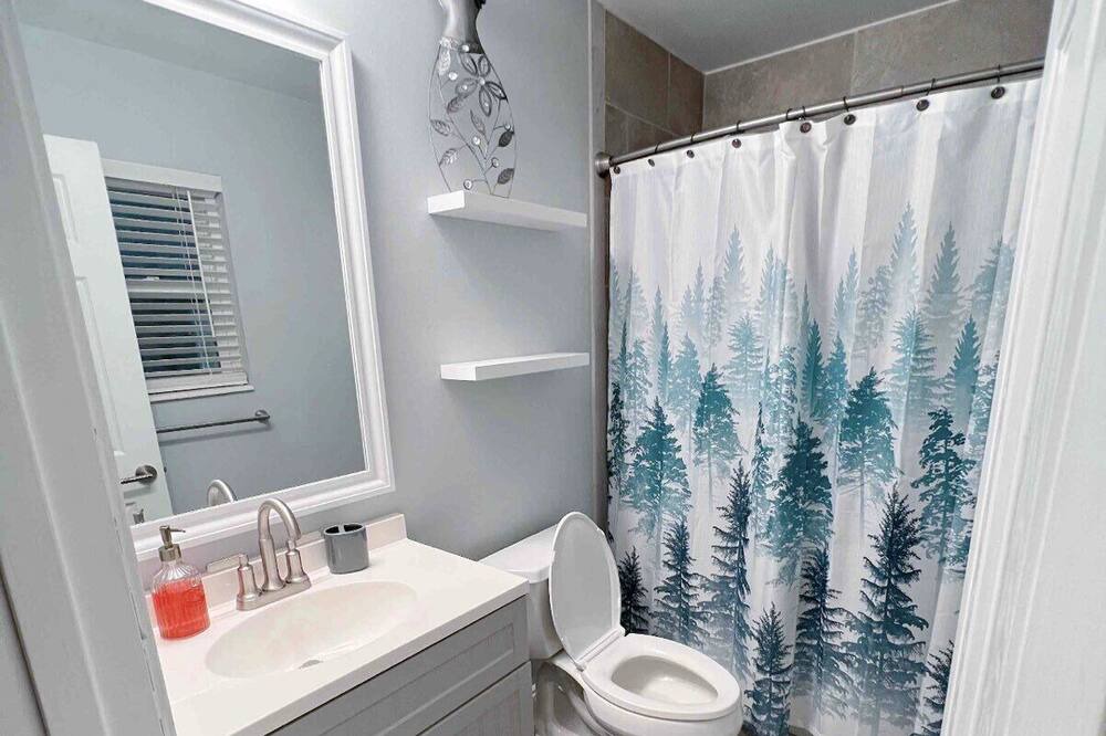 Photo of Bathroom in Mary Esther