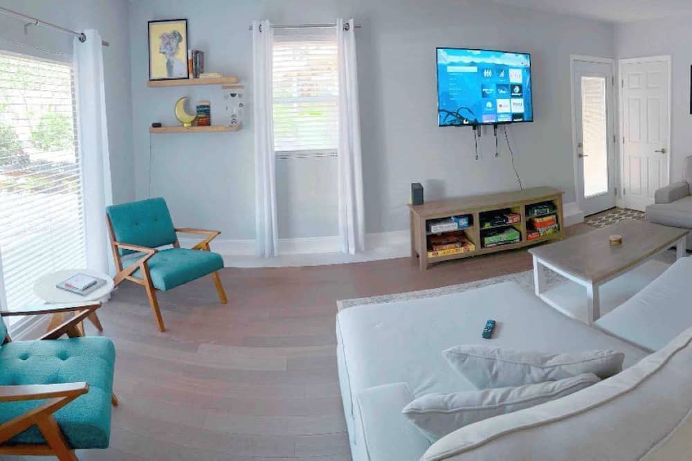 Photo of Livingroom in Mary Esther