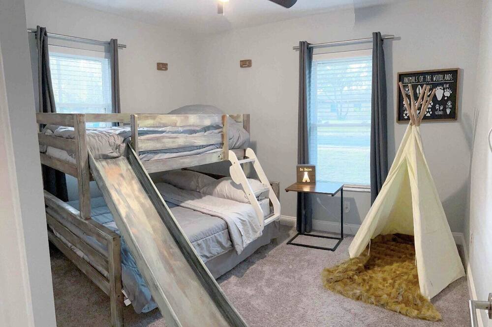 Photo of Bedroom in Mary Esther