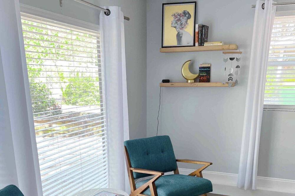 Photo of Livingroom in Mary Esther