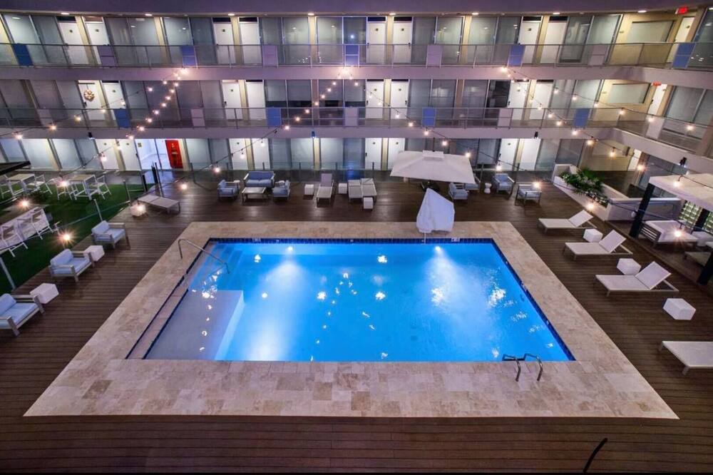 Photo of Outdoor in Downtown Jackson