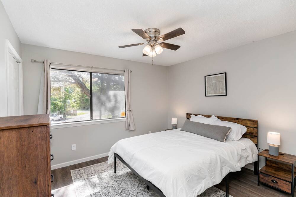 Photo of Bedroom in Pensacola