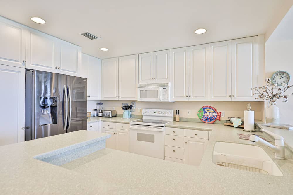 Photo of Kitchen in Silver Sands Beach
