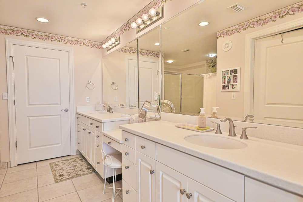 Photo of Bathroom in Silver Sands Beach