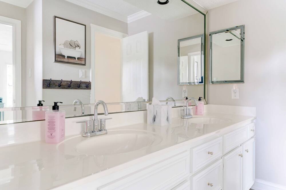 Photo of Bathroom in Beaumont